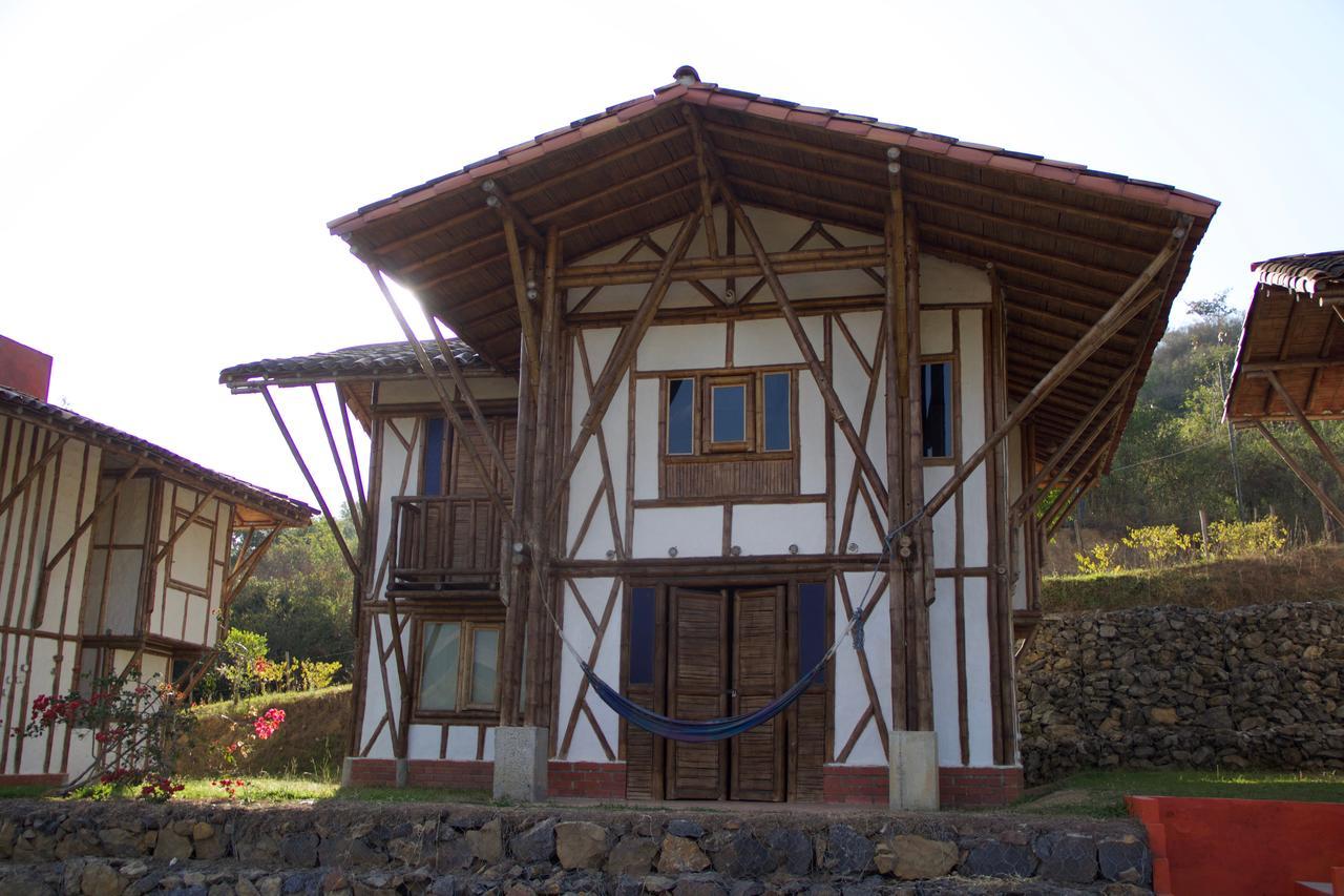 La Montoya Curiti